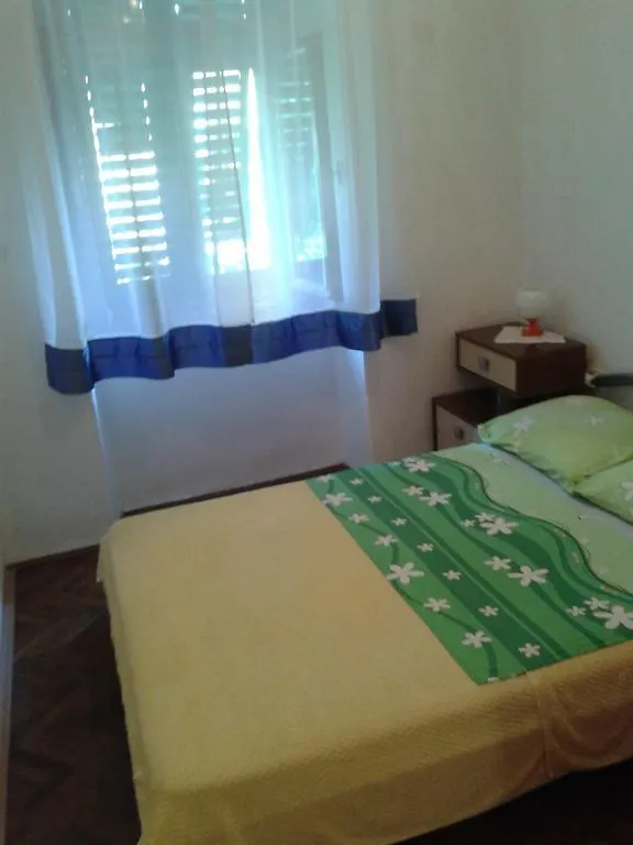 Apartment And Room Tatjana Pula