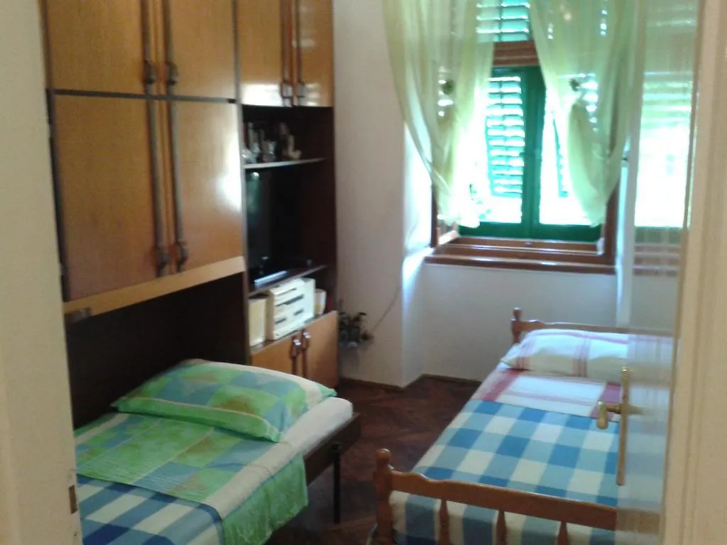 Apartment And Room Tatjana Pula 0*,  Chorvatsko